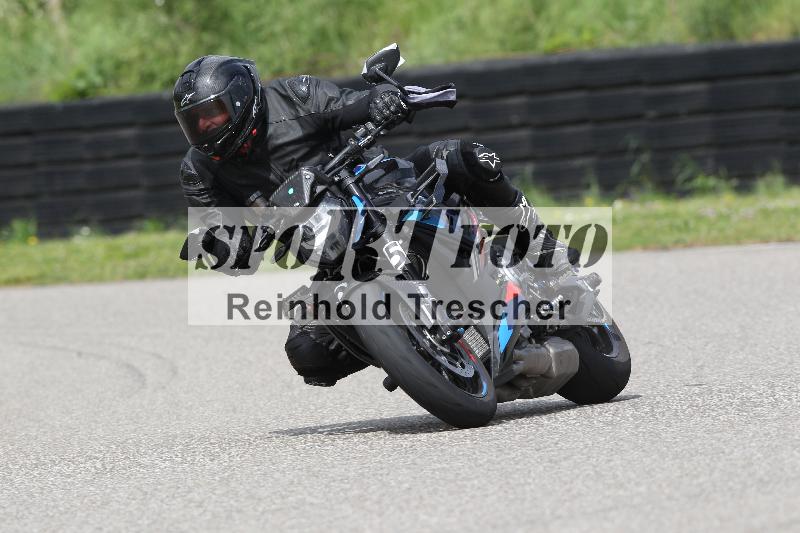 Archiv-2025/10 23.04.2025 Cornu Master School ADR/rot-rouge/35